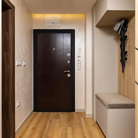 Center 'pemena' Free Private Parking